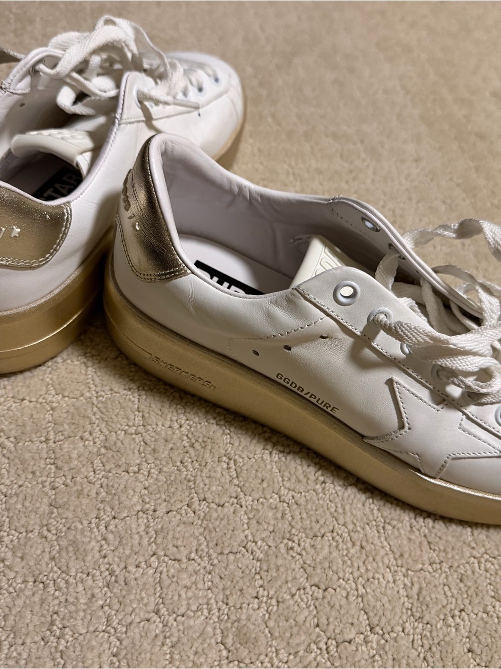 NEW Golden Goose White Leather Sneakers with Metallic Gold Soles - Picture 7 of 8